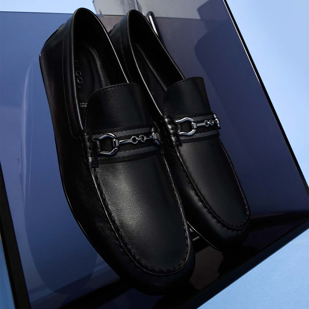Spanner Men's Black Moccasins